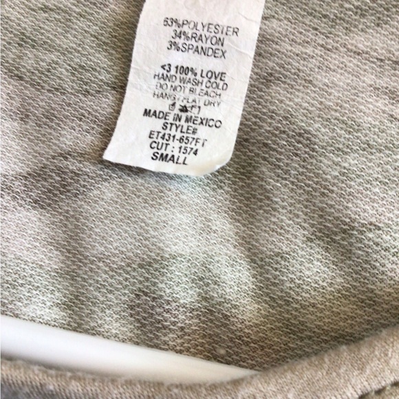 Ladies Top - Picture 6 of 6